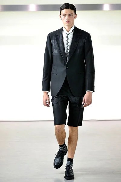 Look 1